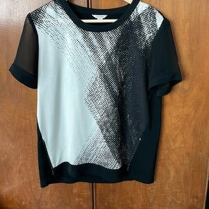 Modern graphic Black and white blouse size s/p